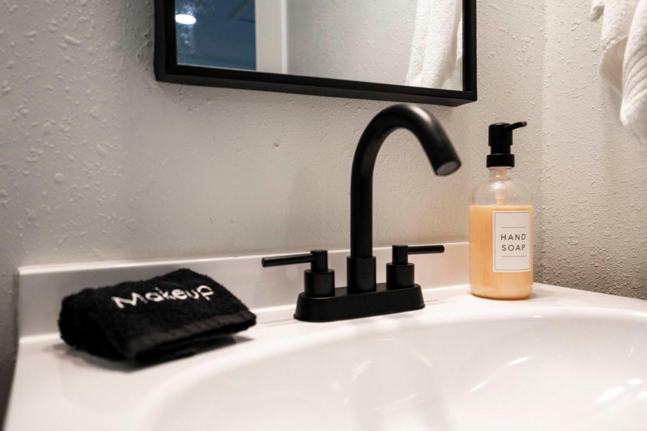New! The Yellow Door- Downtown Wimberley W/ River Access Ngoại thất bức ảnh